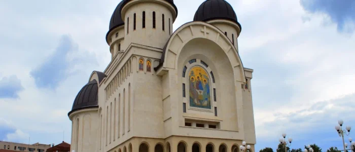 &nbsp;Catedrala dinArad